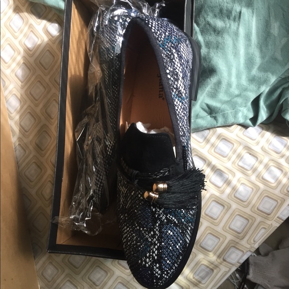 Shoes - Picture 1 of 2